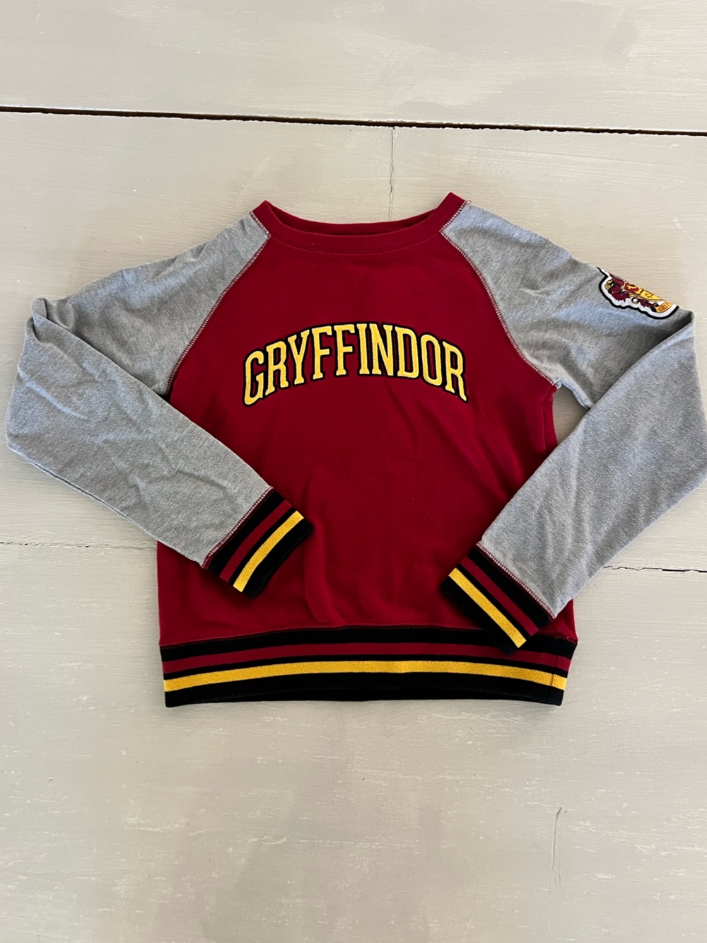 Universal Studios Harry Potter Gryffindor Sweatshirt Kids Size M Red Gray